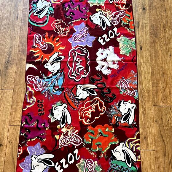 VIVIENNE TAM Year of the Rabbit Hong Kong X NYC 2023 Limited New Years Eve Scarf - Picture 1 of 13